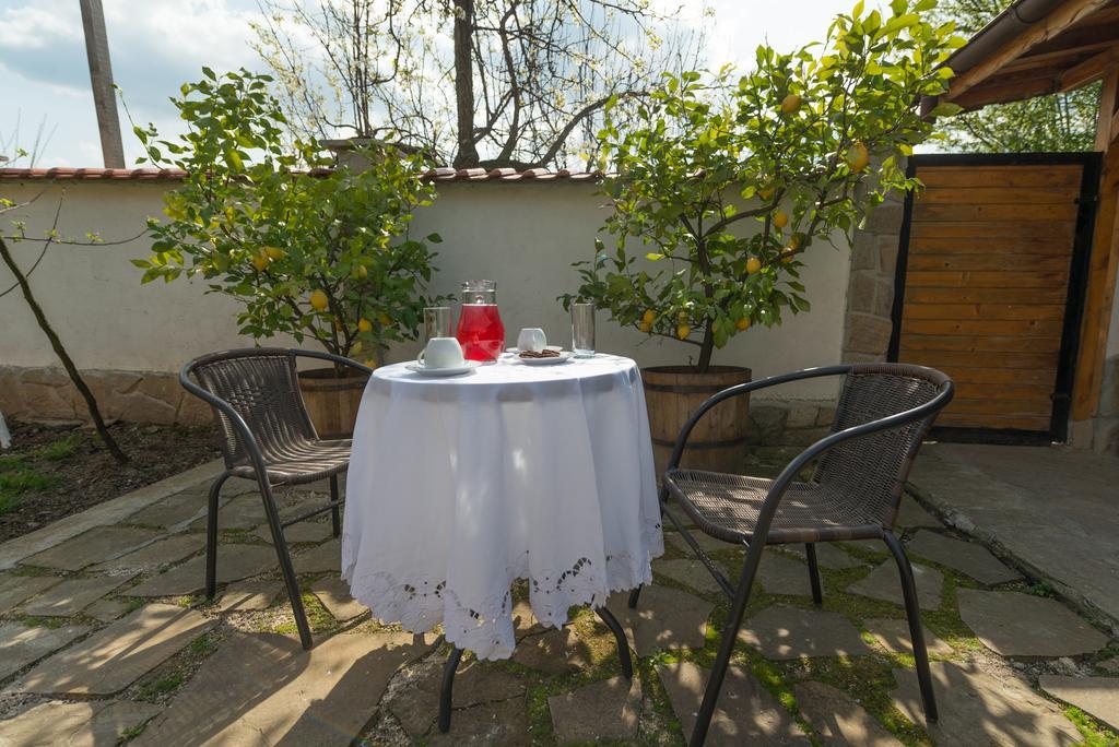 Marinovata Kashta Guest House เวลิกี เปรสลาฟ ภายนอก รูปภาพ