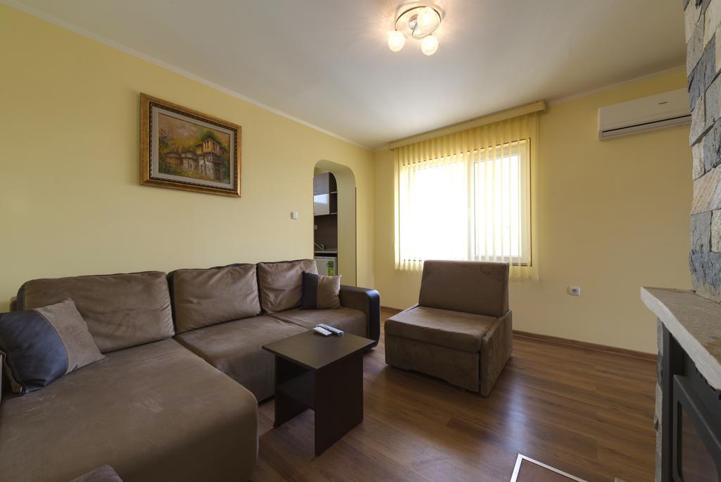 Marinovata Kashta Guest House เวลิกี เปรสลาฟ ภายนอก รูปภาพ