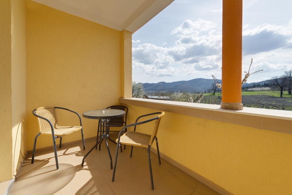 Marinovata Kashta Guest House เวลิกี เปรสลาฟ ภายนอก รูปภาพ